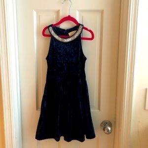 Hannah banana size 7, perfect condition navy blue velvet dress from Nortdstrom.